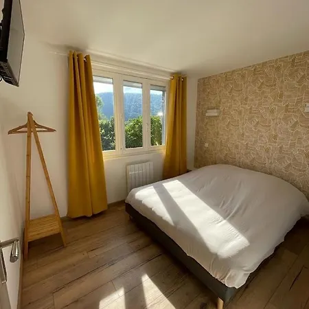 Les Balcons De La Vallee Haybes Exterior foto